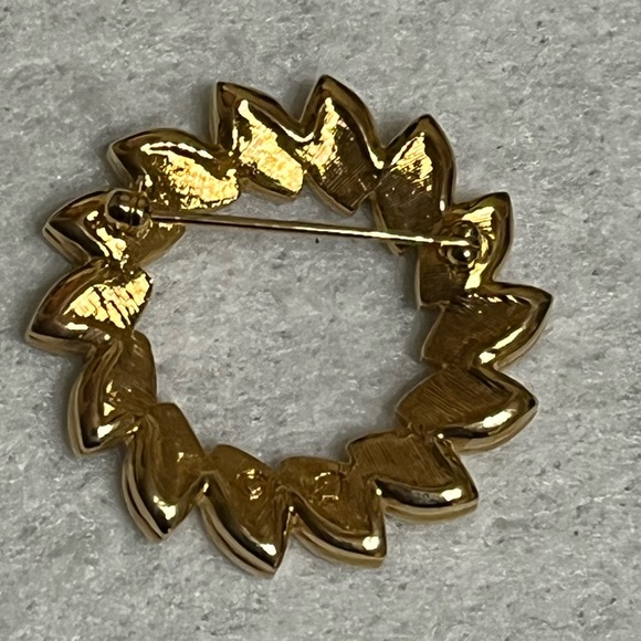 Vintage Swarovski Crystal Brooch - Picture 6 of 11